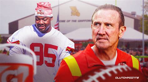 Chiefs DC Steve Spagnuolo sounds off on challenges without Chris Jones