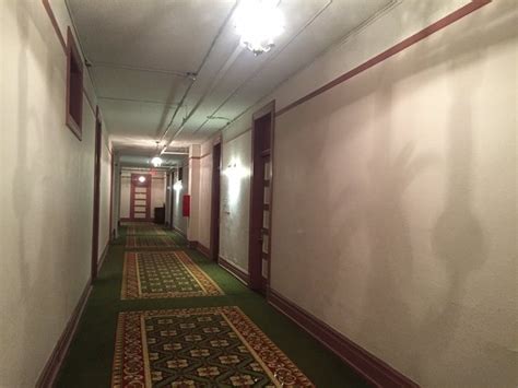 The Story Behind This Haunted Hotel In Colorado Is Creepy