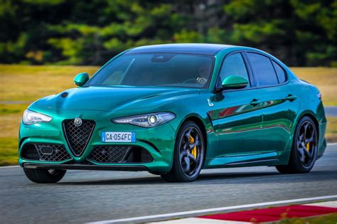 photo ALFA ROMEO GIULIA (II) Quadrifoglio Verde AT8 510 ch berline 2020 ...