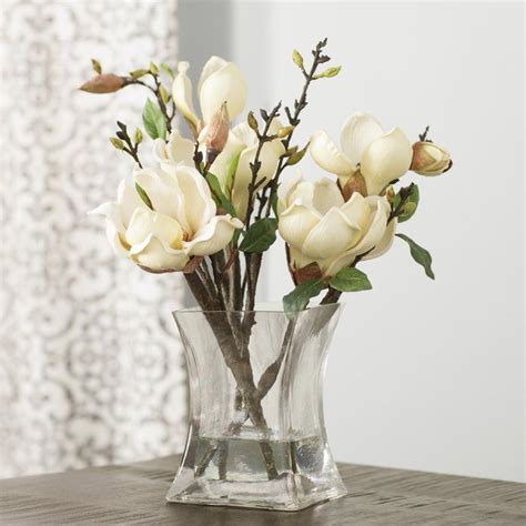 Magnolia Arrangement with Vase | Magnolia centerpiece, Flower decorations, Floral arrangements