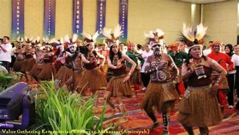 √ Tari Yospan, Bentuk Tarian Persahabatan Muda-Mudi Papua