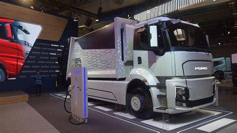 Ford unveiled all-electric truck with 18-26 tons payload – Autoua.net