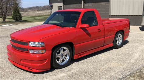 2000 Chevrolet Silverado Custom Pickup at Tulsa 2021 as S15 - Mecum Auctions