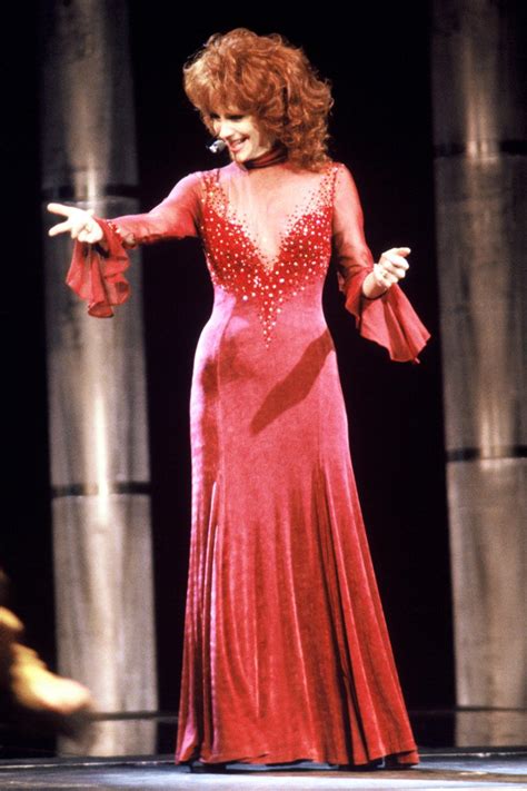 Reba McEntire wore her 1993 red dress dress at the 2018 ACMs