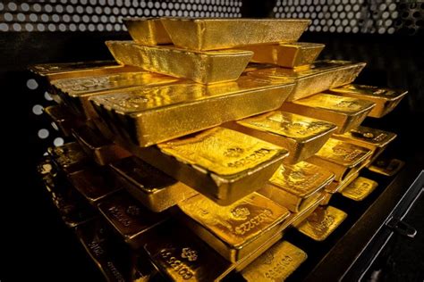 Polish Central Bank Airlifts 8,000 Gold Bars From London