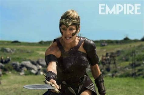 Robin Wright è Antiope nella nuova immagine di Wonder Woman