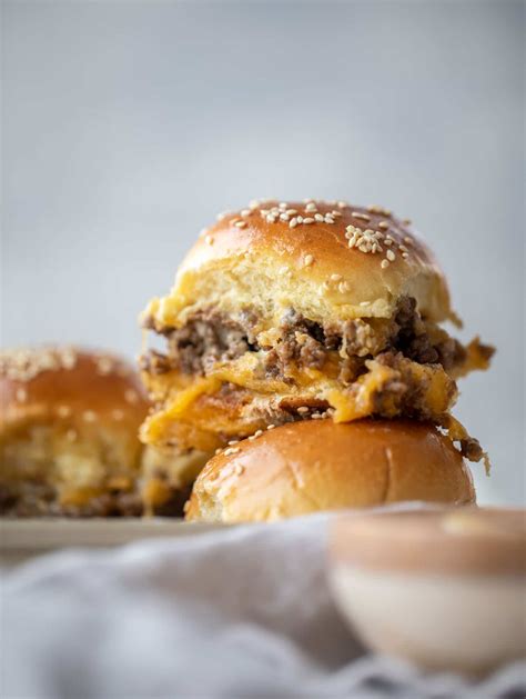 Cheeseburger Sliders - Easy Cheeseburger Sliders Recipe