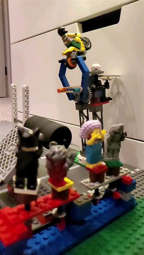 Motorcycle stunt - snatch claw : r/lego