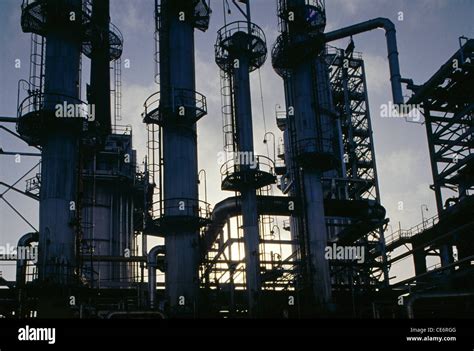 Indian oil refinery hi-res stock photography and images - Alamy