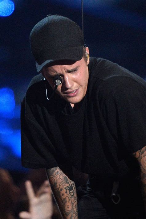 The Real Reason Justin Bieber Cried After His VMAs Performance | I love ...