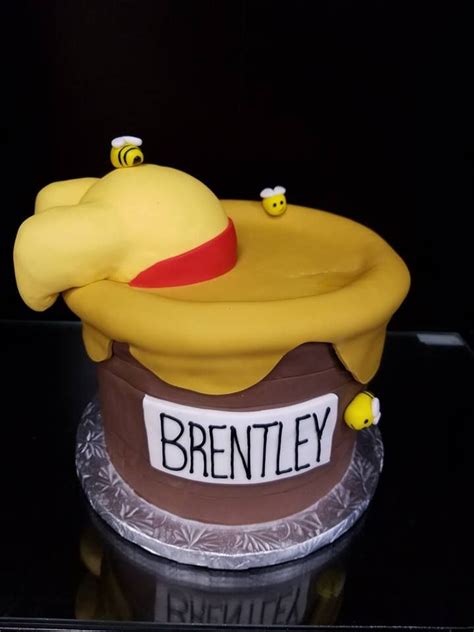 Pooh Bear Honey Pot Cake | Character cakes, Honey pot cake, Pot cakes