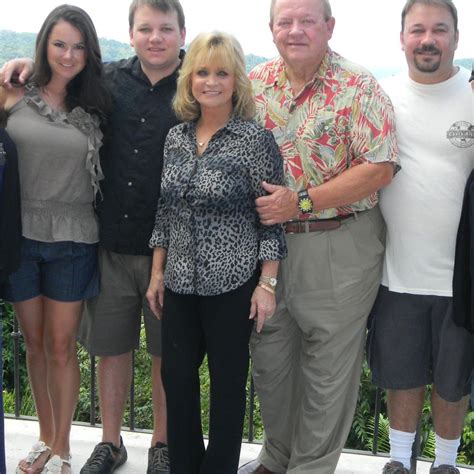 Barbara Mandrell met her husband when she was just 14: Now shares the ...