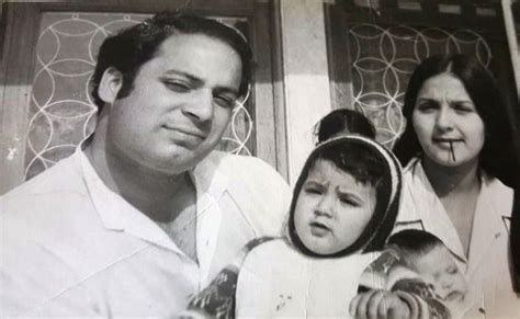 Kulsoom Nawaz Age, Death, Husband, Children, Family, Biography & More ...