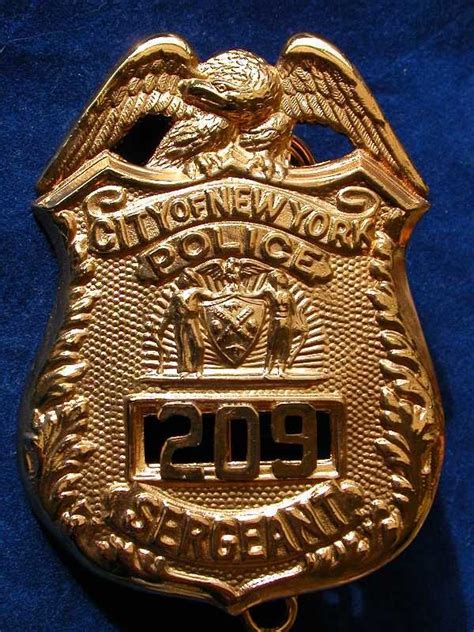 Pin by Alex on Parches y Placas NYPD | Police officer badge, Police badge, Fire badge