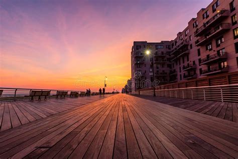 Long Beach, New York - September 23, 2019 : Sunset Over the Long Beach ...