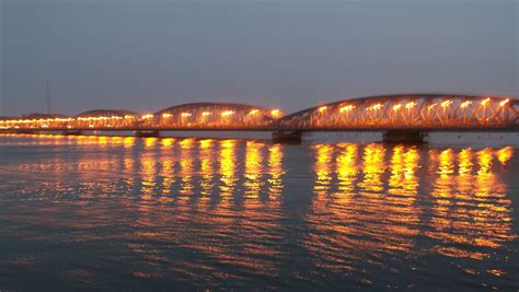 Pont Faidherbe : Ponts : Nuit : Saint-Louis : Saint-Louis et le Nord : Sénégal : Routard.com