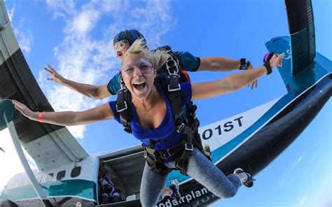 6 Tandem Skydiving Tips for First-Time Jumpers