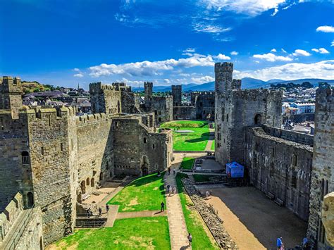 Caernarfon Castle is so breathtaking : r/Wales