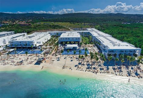 Why You Should Book a Stay at the New Riu Reggae! - Travelista73