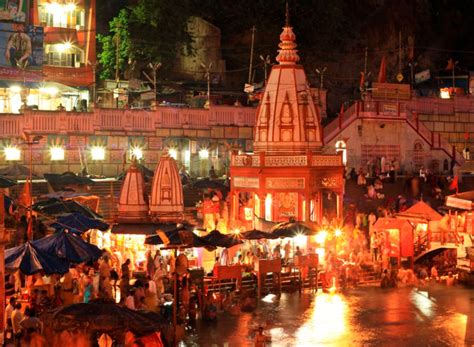 Top 15 Hindu Temples in India to Visit With Family - India Pilgrim Tours