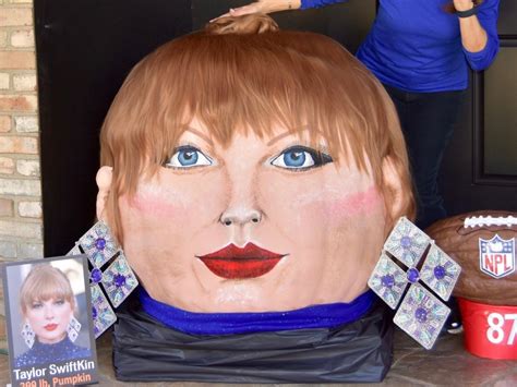 Taylor SwiftKin Is A 399 Lbs Pumpkin In Dublin And She's Gorgeous