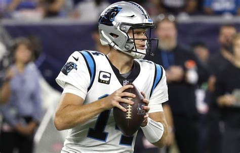 Panthers, Sam Darnold now 3-0, lose Christian McCaffrey to injury