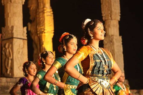 Traditional Dresses of Tamil Nadu - Holidify