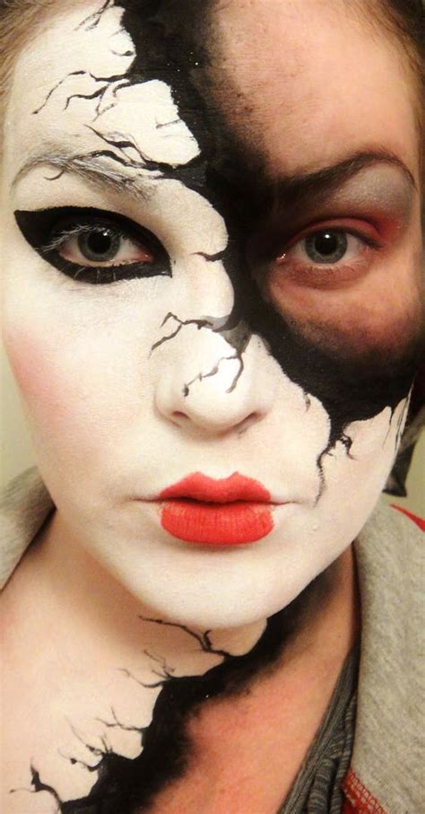 Happy Halloween Day: 21 Mask Halloween Makeup Ideas