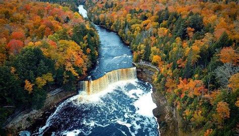 6 Scenic Stops for Fall Color in the Upper Peninsula | Michigan