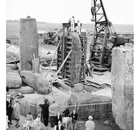 Building Stonehenge, 1957. [755x701] : r/HistoryPorn