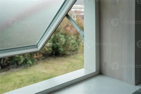 Window with condensation on the glass is open to ventilate the room. 13927440 Stock Photo at ...