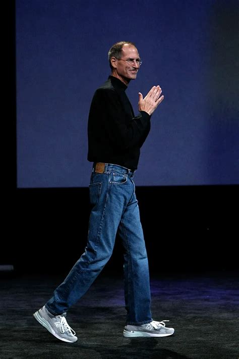 Steve Jobs Outfit from June 1, 2010 | WHAT’S ON THE STAR?