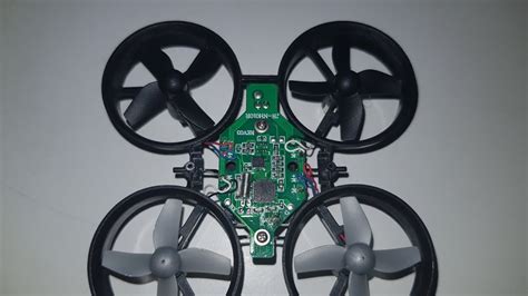 How a DRONE gyroscope works - YouTube