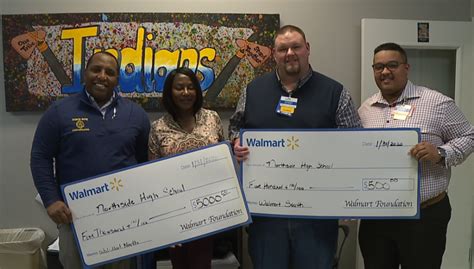 Walmart donates checks to Jackson school - WBBJ TV