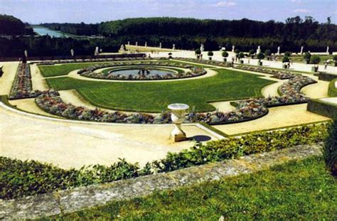 Palace of Versailles - Les Jardins - Le Parterre d' Eau - From the King ...