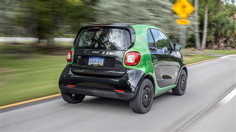 Smart Fortwo Electric Drive review: EV city car takes on Miami Reviews ...