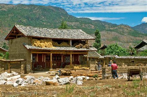 Pictures of China - Lijiang-0025 - a traditional farmhouse