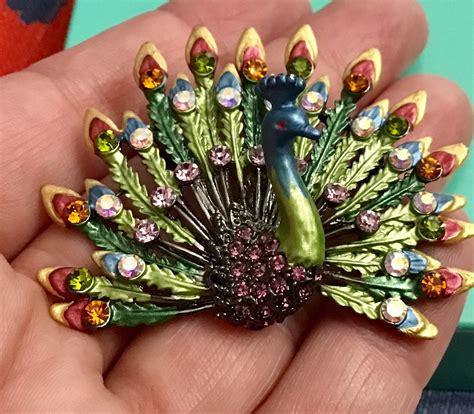 Peacock brooch | Collectors Weekly