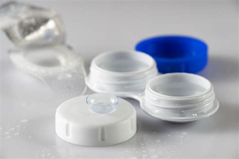 Best Contact Lenses Solution to Clean, and Disinfect Your Contacts!