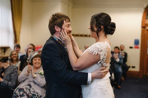 Sheffield Town Hall Wedding - R & C — Captured Life Photography