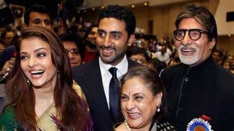 Here's what Abhishek Bachchan says on the entire Bachchan family ...