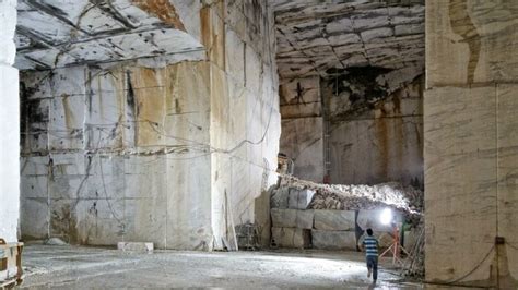 Carrara Marble Quarry: how to visit them by yourself or with guided tours