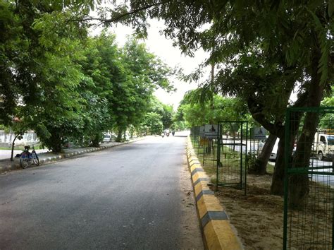 New Lucknow: Roads in Gomti Nagar