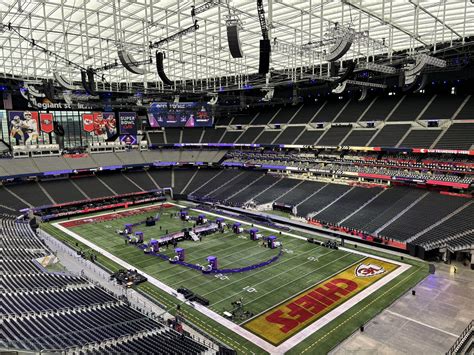Chiefs logos take over rival Raiders’ stadium for Super Bowl - Yahoo Sports