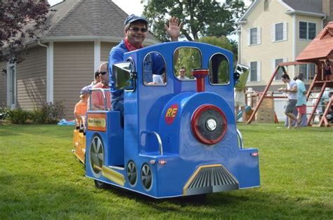 Trackless train rental for bday party | Thomas birthday parties, Thomas birthday, Kids birthday ...