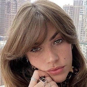 Clara Berry - Age, Family, Bio | Famous Birthdays