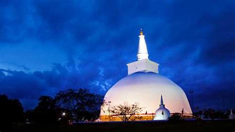 Ruwanweliseya, Anuradhapura, Sri-Lanka | Ruwanweliseya photos and more information