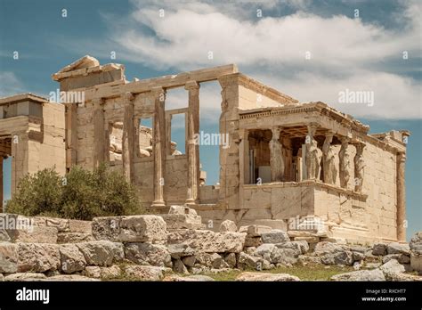 The Caryatids of the Erechtheion, Acropolis, Athens, Greece Stock Photo - Alamy