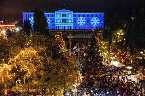 Athens’ Official Christmas Tree Lights Up The Greek Capital For 2019 - Greek City Times