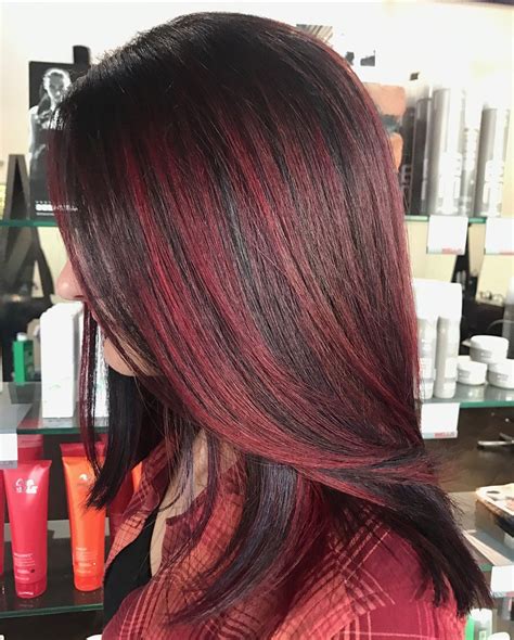 Burgundy Highlights On Blonde Hair : Burgundy Hair Color Ideas: Best Hairstyles for Maroon Hair ...